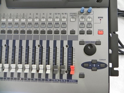 Yamaha 01v_04